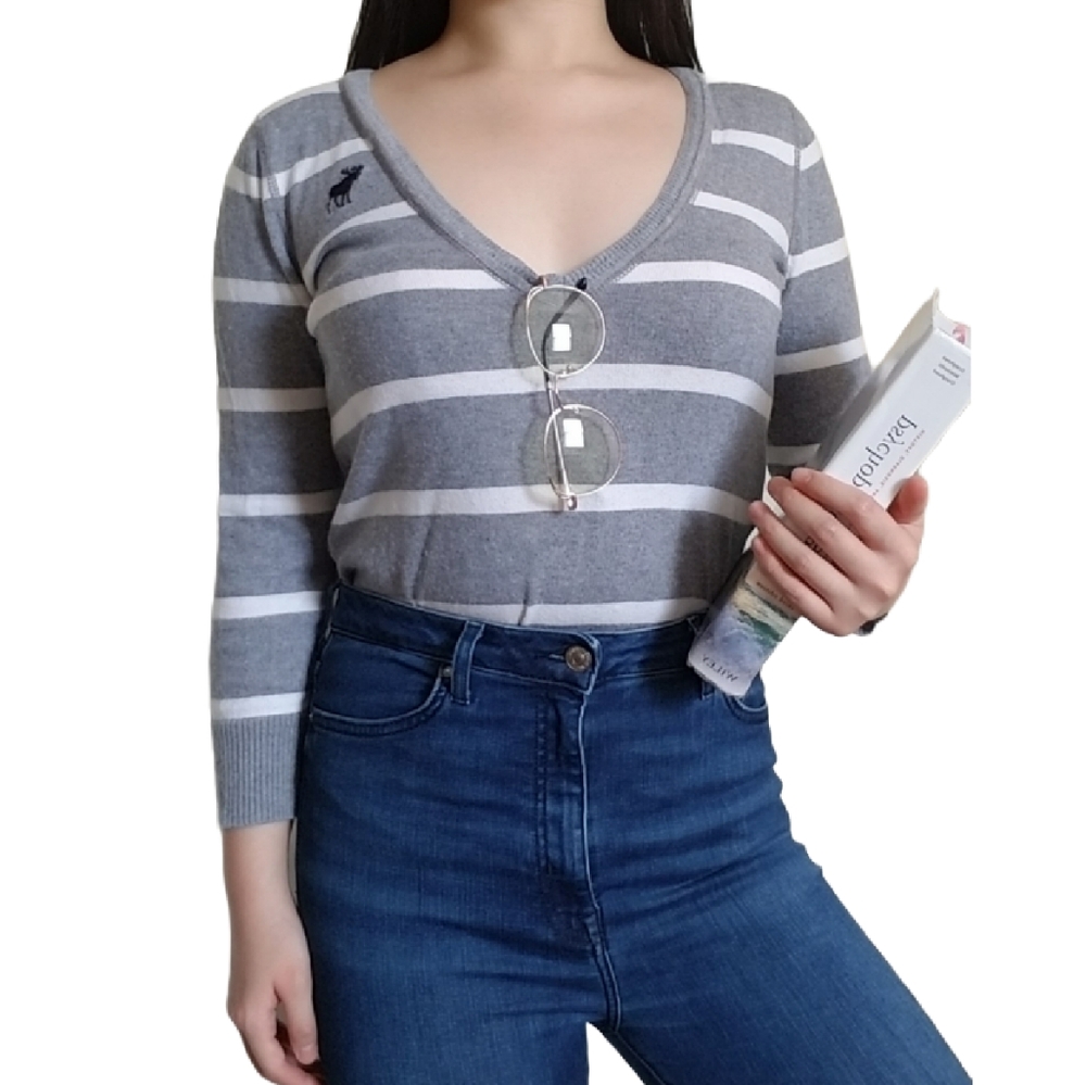A&F V-Neck Striped Three-Quarter Sleeve Sweater